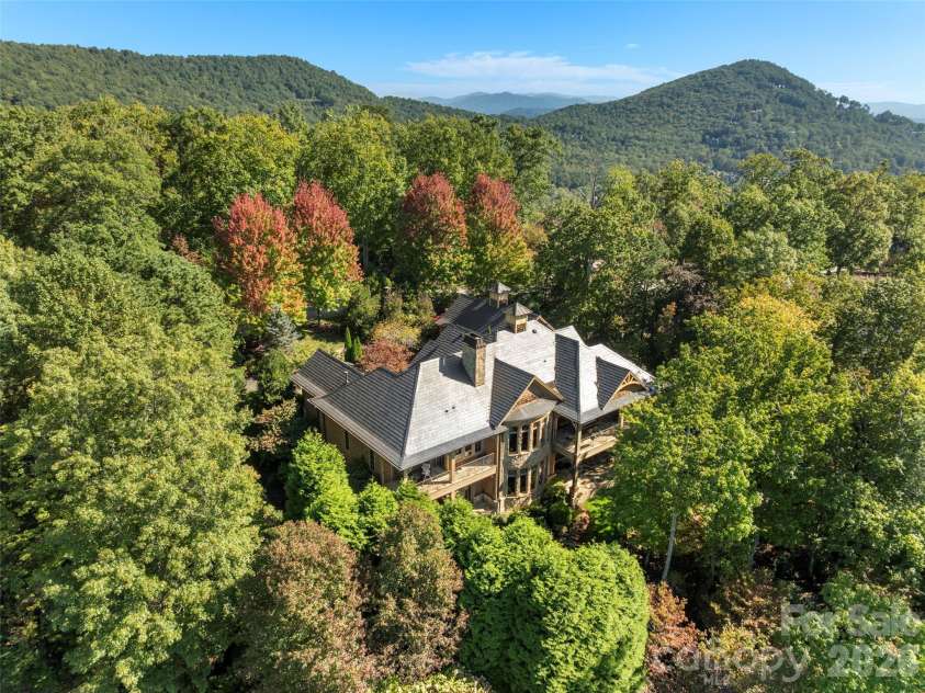 5 Rock Vista Way, Arden, NC 28704.  MLS# CAR4312341, YatesRealty ID 25380. 