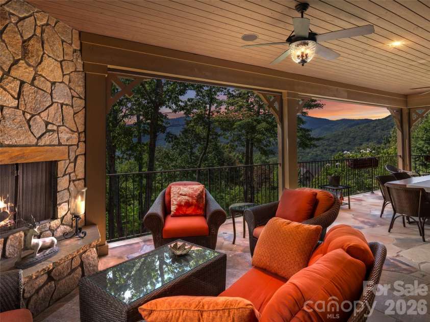 5 Rock Vista Way, Arden, NC 28704.  MLS# CAR4312341, YatesRealty ID 25380. 