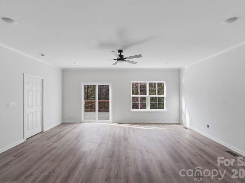 1555 Riverview Circle, Fort Lawn, SC 29714.  MLS# CAR4349349, YatesRealty ID 25381. 