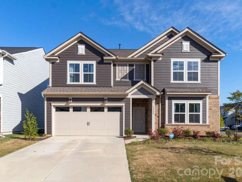 11104 Godwit Lane, Charlotte, NC 28278.  MLS# CAR4365647, YatesRealty ID 25382. Front view