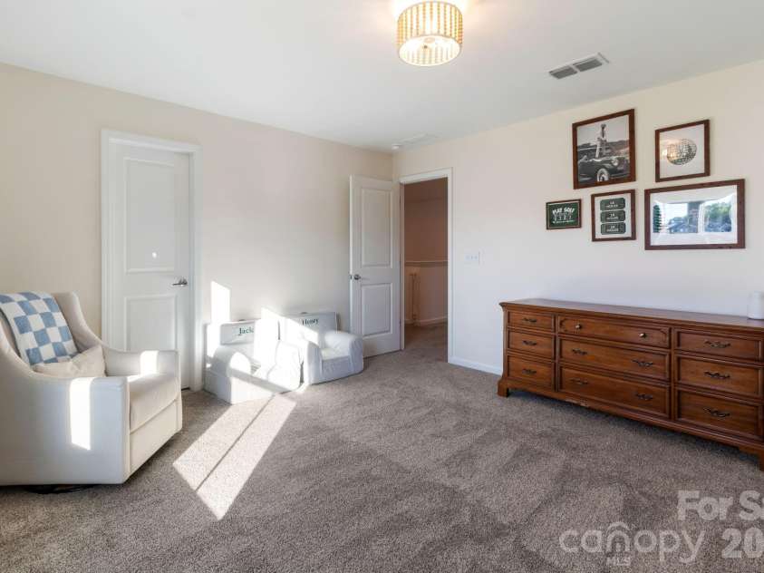 11104 Godwit Lane, Charlotte, NC 28278.  MLS# CAR4365647, YatesRealty ID 25382. Secondary bedroom