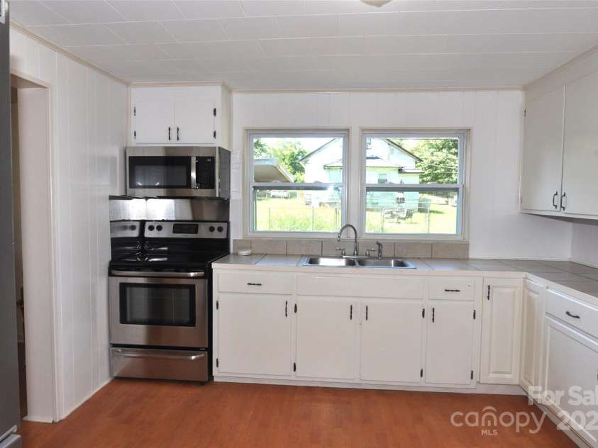 515 Gage Street, Chester, SC 29706.  MLS# CAR4305566, YatesRealty ID 25382. 