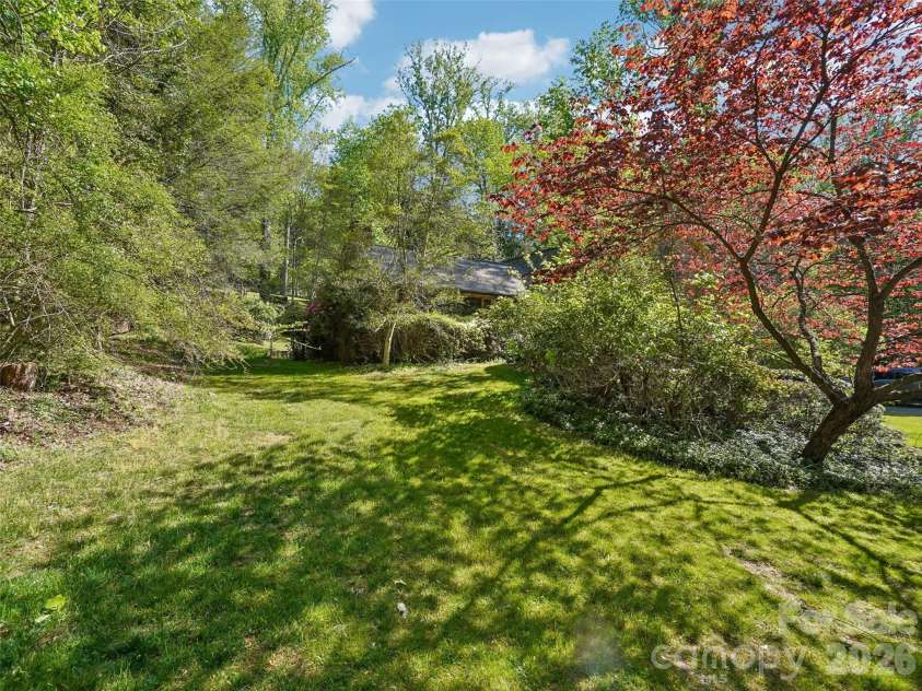114 Overlook Road, Asheville, NC 28803.  MLS# CAR4385234, YatesRealty ID 25384. 