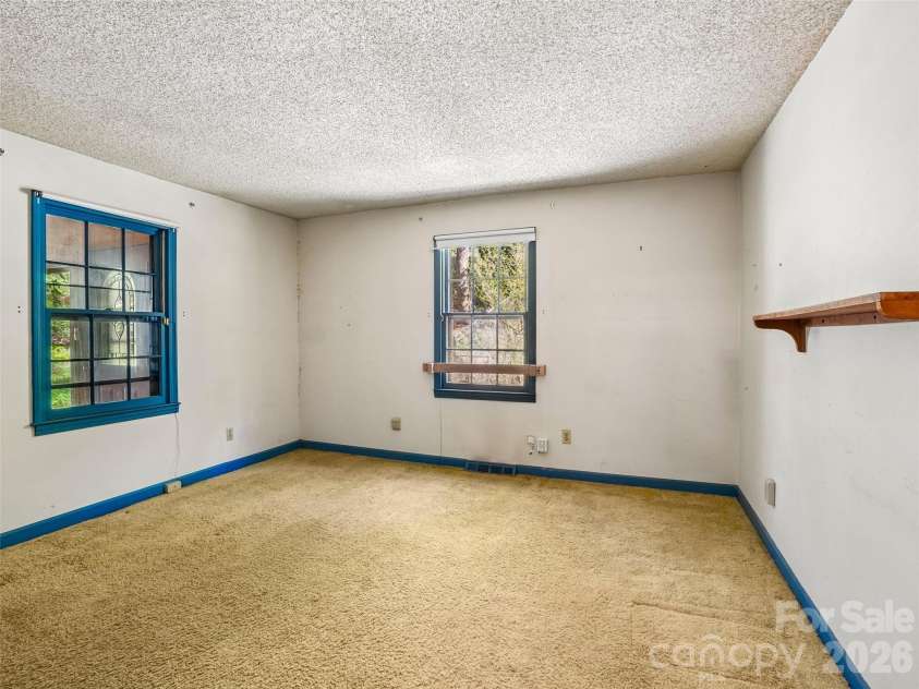 114 Overlook Road, Asheville, NC 28803.  MLS# CAR4385234, YatesRealty ID 25384. 
