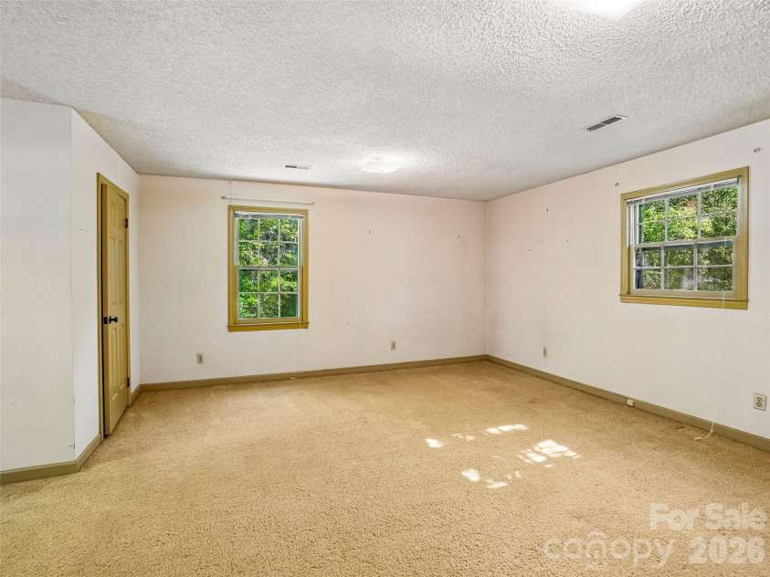 114 Overlook Road, Asheville, NC 28803.  MLS# CAR4385234, YatesRealty ID 25384. 