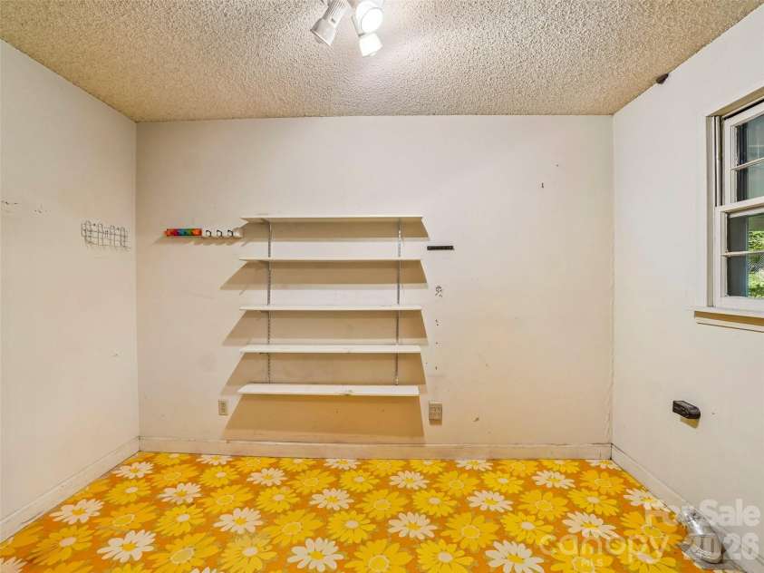 114 Overlook Road, Asheville, NC 28803.  MLS# CAR4385234, YatesRealty ID 25384. 