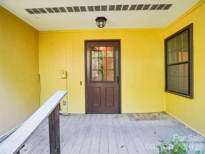 114 Overlook Road, Asheville, NC 28803.  MLS# CAR4385234, YatesRealty ID 25384. 