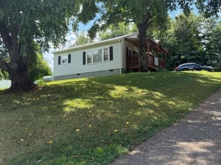 332 Crawley Drive, Morganton, NC 28655.  MLS# CAR4280715, YatesRealty ID 25384. 