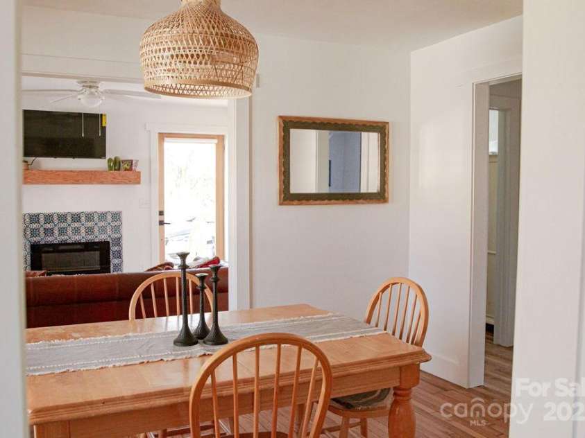 355 Walnut Avenue, Spruce Pine, NC 28777.  MLS# CAR4280566, YatesRealty ID 25385. 