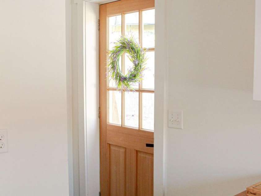 355 Walnut Avenue, Spruce Pine, NC 28777.  MLS# CAR4280566, YatesRealty ID 25385. 