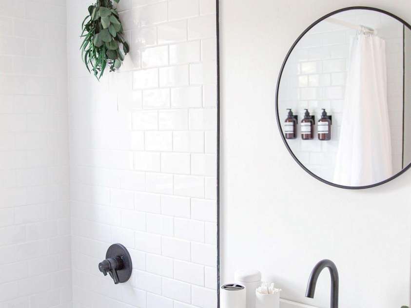 355 Walnut Avenue, Spruce Pine, NC 28777.  MLS# CAR4280566, YatesRealty ID 25385. 