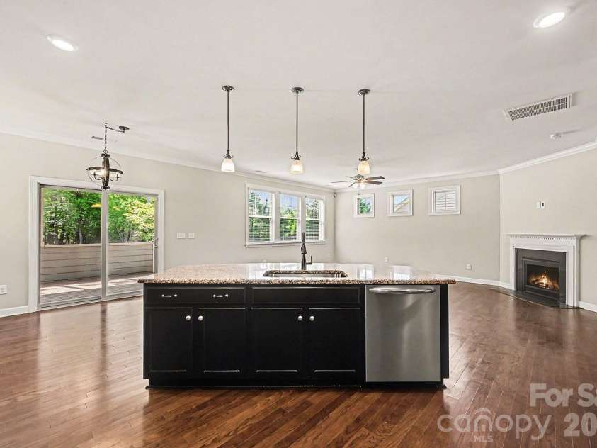 2009 Trading Path Lane, Waxhaw, NC 28173.  MLS# CAR4373894, YatesRealty ID 25386. 