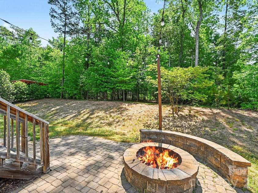 2009 Trading Path Lane, Waxhaw, NC 28173.  MLS# CAR4373894, YatesRealty ID 25386. 