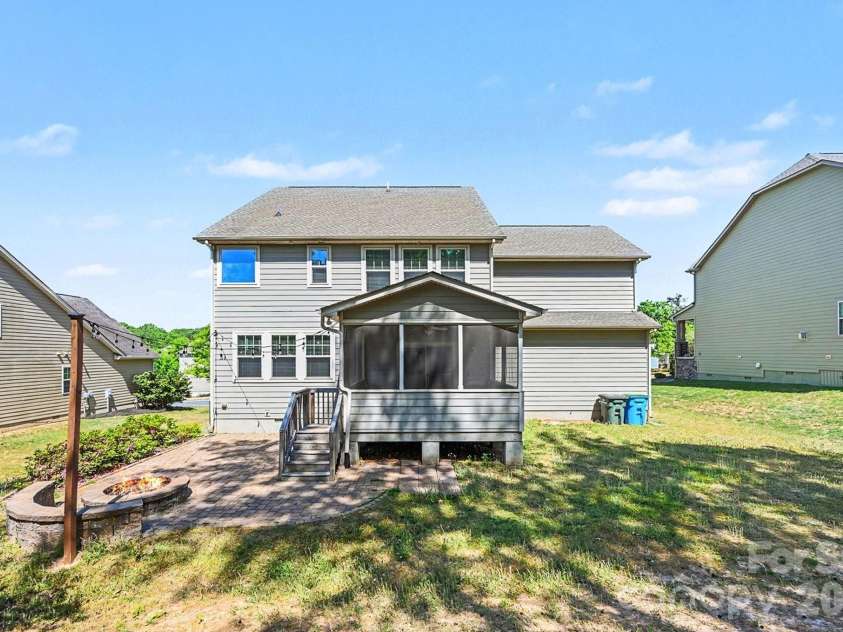2009 Trading Path Lane, Waxhaw, NC 28173.  MLS# CAR4373894, YatesRealty ID 25386. 