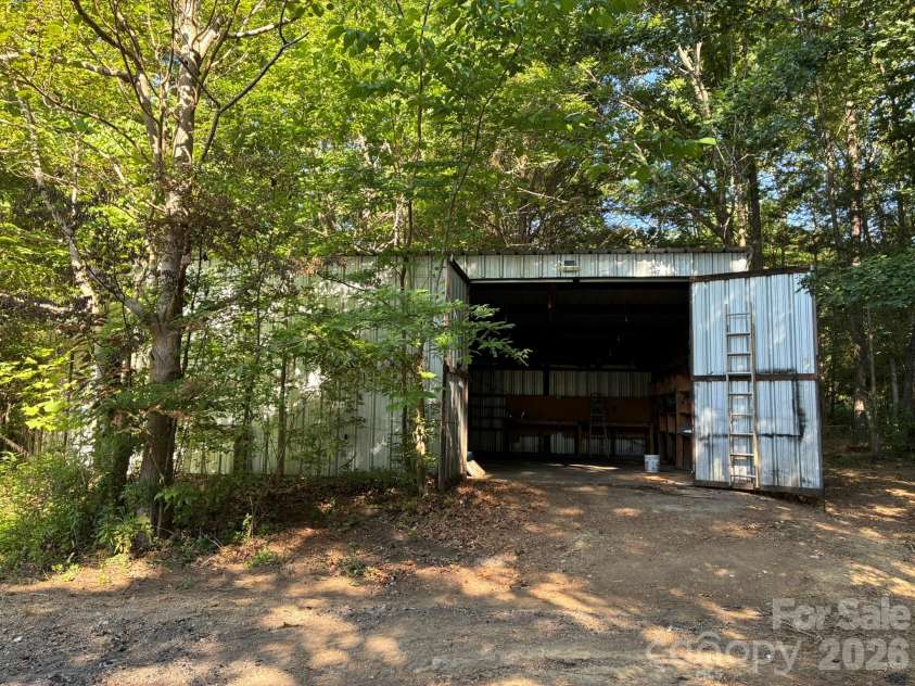 2051 Sutton Spring Road, York, SC 29745.  MLS# CAR4383938, YatesRealty ID 25388. 28x40 workshop