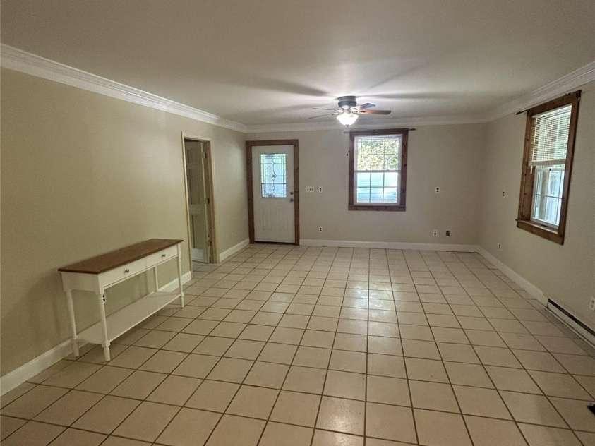 2051 Sutton Spring Road, York, SC 29745.  MLS# CAR4383938, YatesRealty ID 25388. Great room