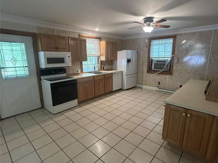 2051 Sutton Spring Road, York, SC 29745.  MLS# CAR4383938, YatesRealty ID 25388. Kitchen