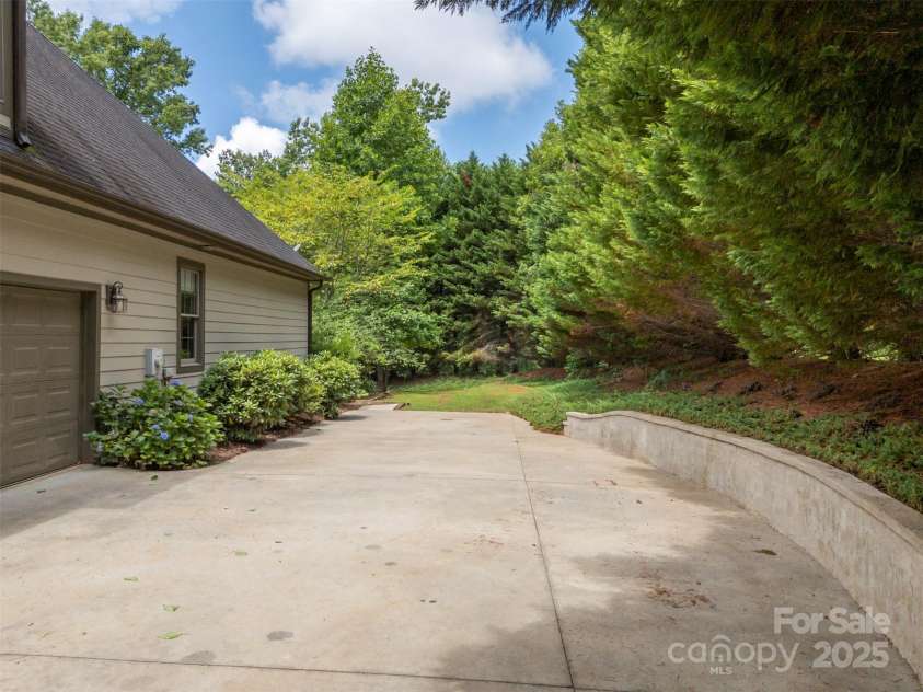 60 Bridge Lane, Tryon, NC 28782.  MLS# CAR4280439, YatesRealty ID 25389. 