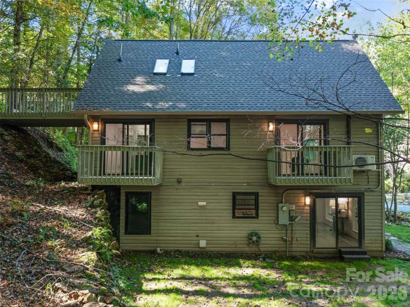 81 Summer Trees Lane, Burnsville, NC 28714.  MLS# CAR4383853, YatesRealty ID 25389. 