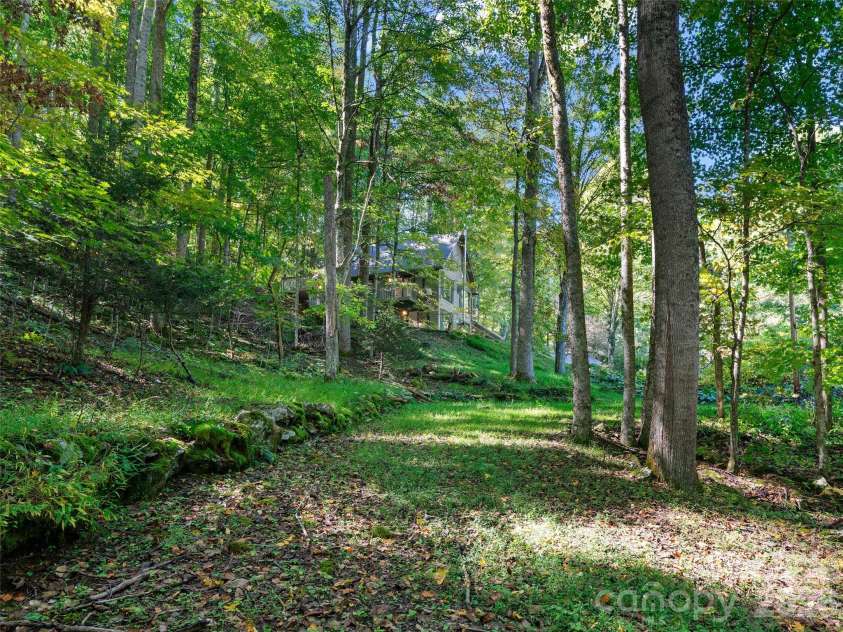 81 Summer Trees Lane, Burnsville, NC 28714.  MLS# CAR4383853, YatesRealty ID 25389. 