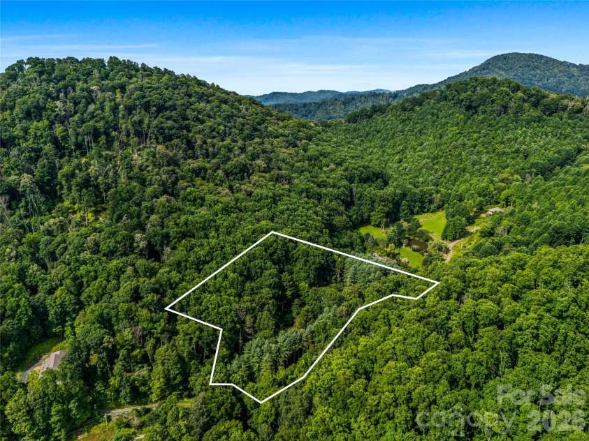 81 Summer Trees Lane, Burnsville, NC 28714.  MLS# CAR4417537, YatesRealty ID 25389. 