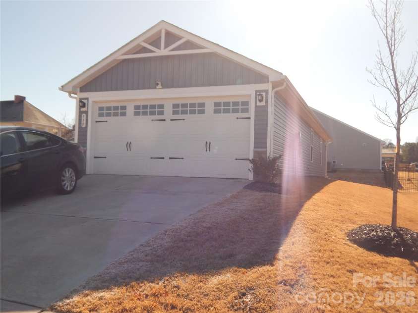 330 Damask Drive, Lancaster, SC 29720.  MLS# CAR4337374, YatesRealty ID 2539. 