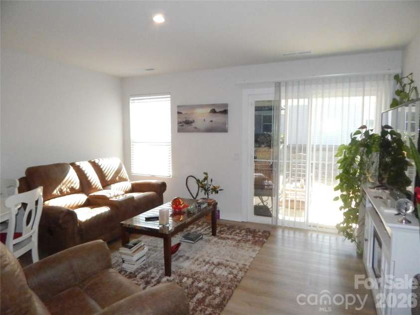 330 Damask Drive, Lancaster, SC 29720.  MLS# CAR4337374, YatesRealty ID 2539. 