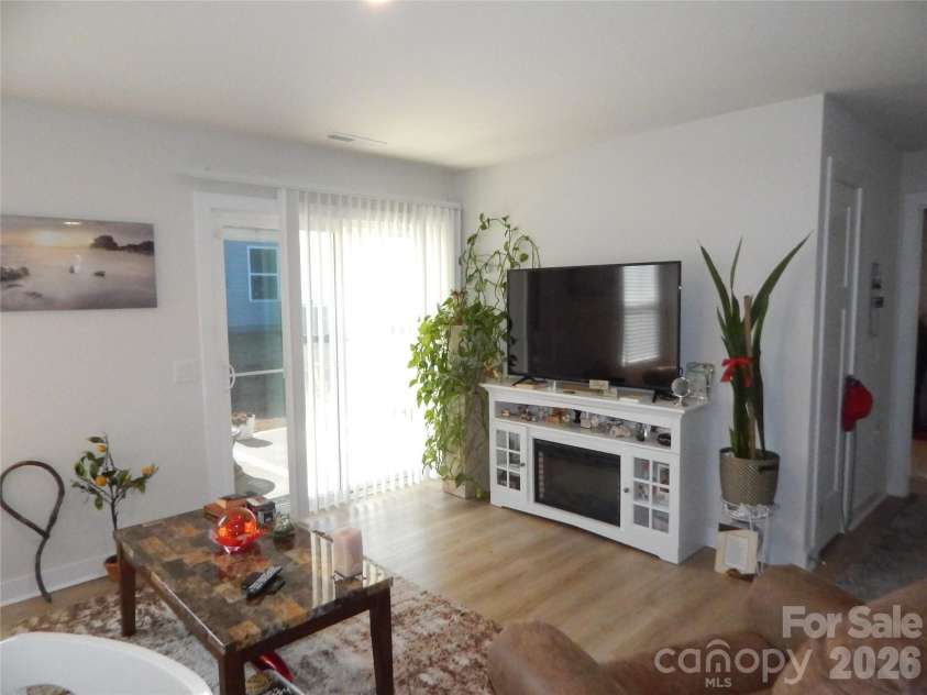 330 Damask Drive, Lancaster, SC 29720.  MLS# CAR4337374, YatesRealty ID 2539. 