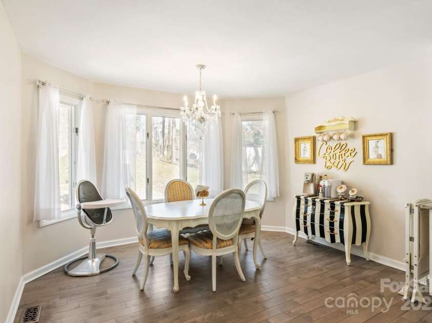 534 Kirby Lane, Matthews, NC 28104.  MLS# CAR4229062, YatesRealty ID 2539. 