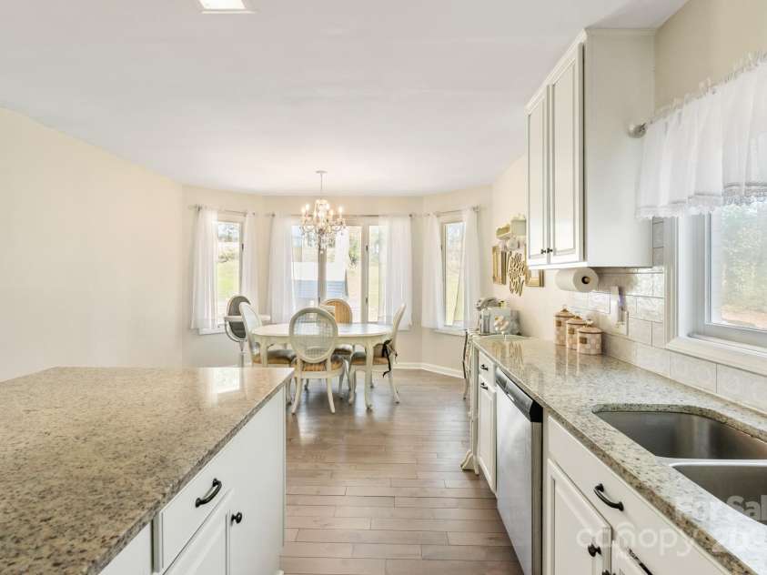 534 Kirby Lane, Matthews, NC 28104.  MLS# CAR4229062, YatesRealty ID 2539. 