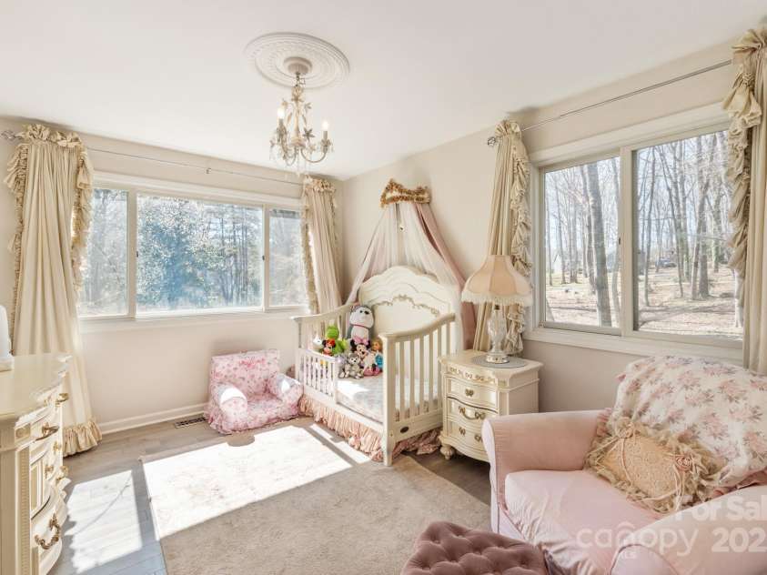534 Kirby Lane, Matthews, NC 28104.  MLS# CAR4229062, YatesRealty ID 2539. 