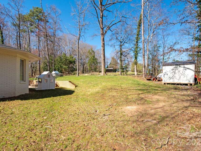 534 Kirby Lane, Matthews, NC 28104.  MLS# CAR4229062, YatesRealty ID 2539. 