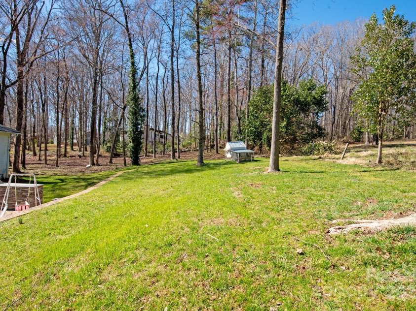 534 Kirby Lane, Matthews, NC 28104.  MLS# CAR4229062, YatesRealty ID 2539. 