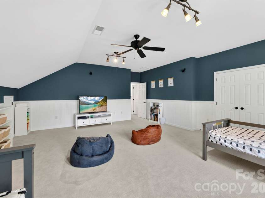7618 Wingmont Drive, Charlotte, NC 28269.  MLS# CAR4382505, YatesRealty ID 25391. Bonus/Bedroom