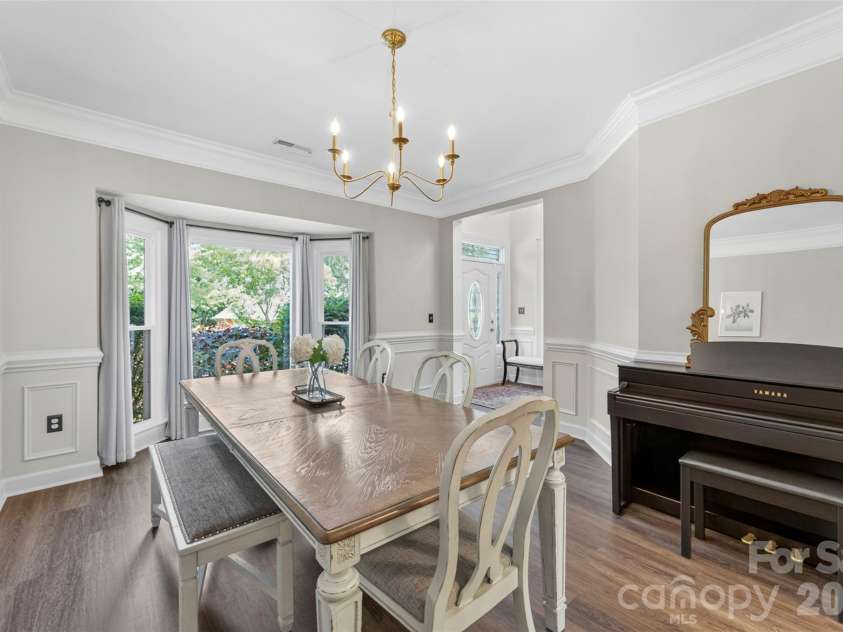 7618 Wingmont Drive, Charlotte, NC 28269.  MLS# CAR4382505, YatesRealty ID 25391. Dining Room