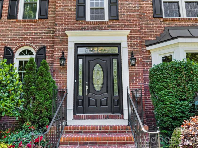7618 Wingmont Drive, Charlotte, NC 28269.  MLS# CAR4382505, YatesRealty ID 25391. Welcome Home!