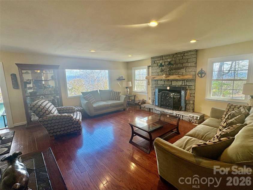 126 Ridgeview Road, Spruce Pine, NC 28777.  MLS# CAR4357070, YatesRealty ID 25393. 