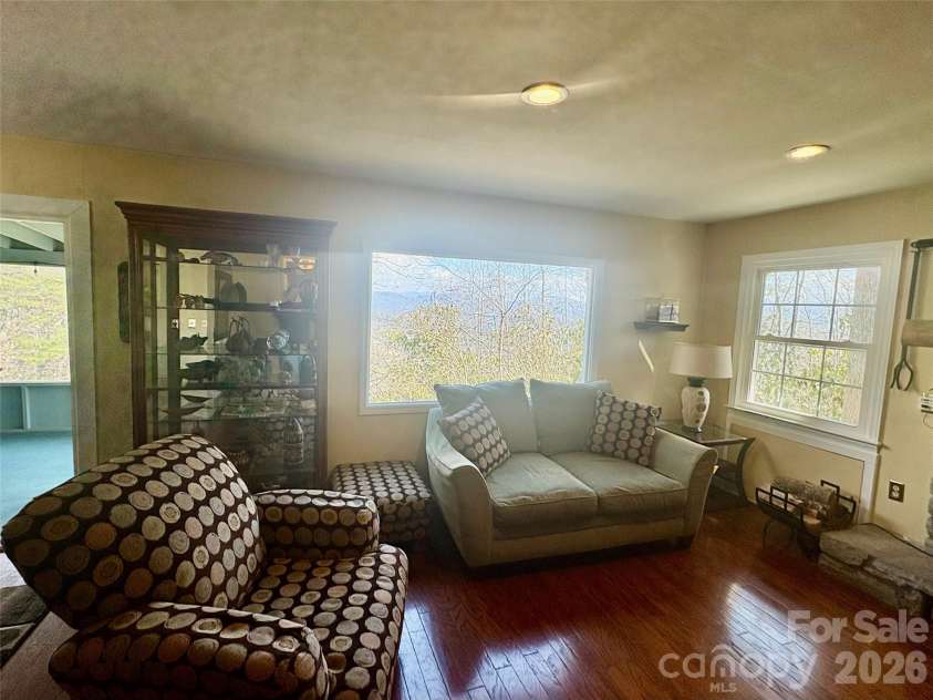 126 Ridgeview Road, Spruce Pine, NC 28777.  MLS# CAR4357070, YatesRealty ID 25393. 