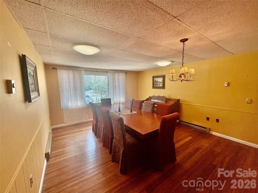 126 Ridgeview Road, Spruce Pine, NC 28777.  MLS# CAR4357070, YatesRealty ID 25393. 