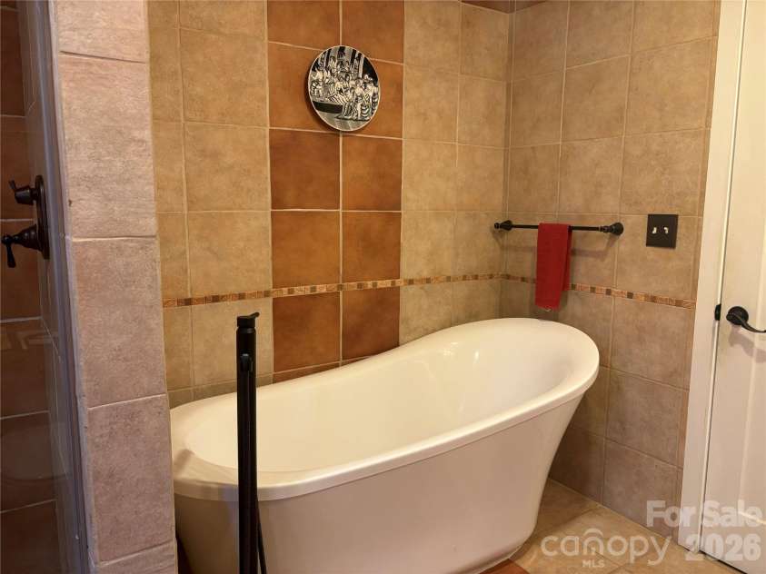 126 Ridgeview Road, Spruce Pine, NC 28777.  MLS# CAR4357070, YatesRealty ID 25393. 