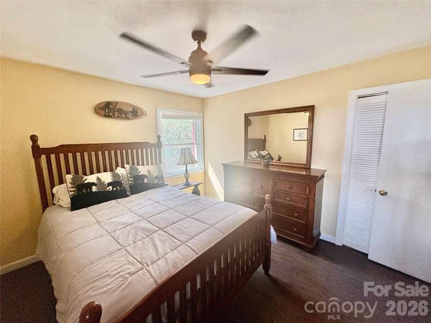 126 Ridgeview Road, Spruce Pine, NC 28777.  MLS# CAR4357070, YatesRealty ID 25393. 