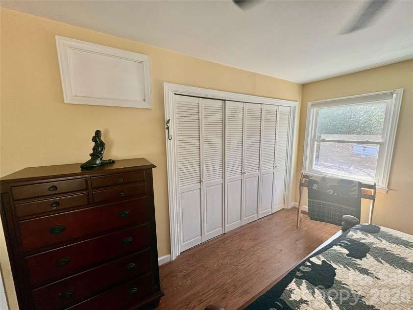 126 Ridgeview Road, Spruce Pine, NC 28777.  MLS# CAR4357070, YatesRealty ID 25393. 