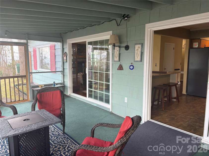 126 Ridgeview Road, Spruce Pine, NC 28777.  MLS# CAR4357070, YatesRealty ID 25393. 