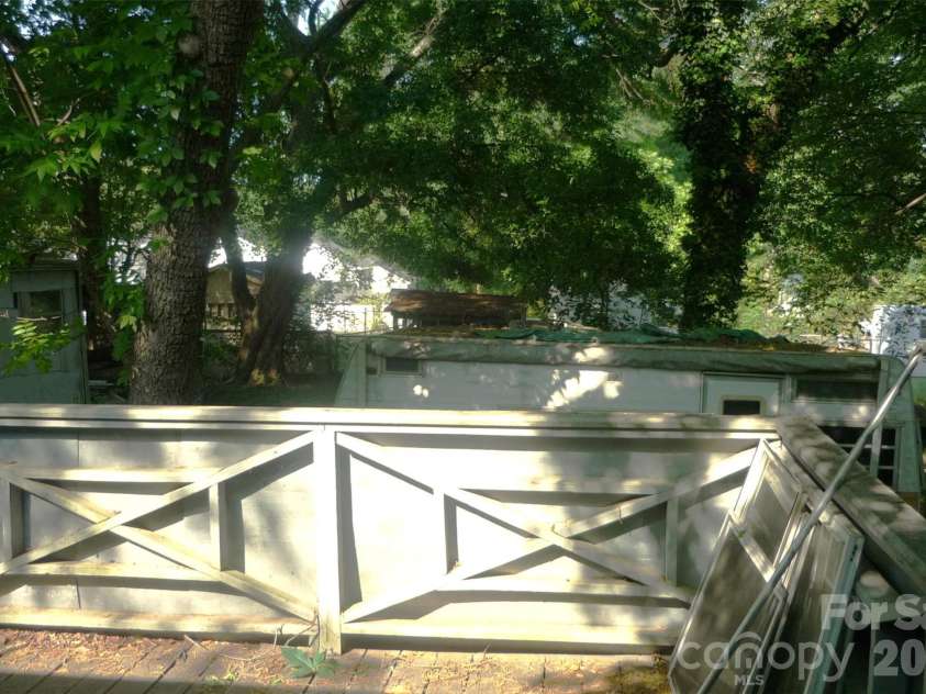 407 Pear Street, Gastonia, NC 28054.  MLS# CAR4385036, YatesRealty ID 25394. 