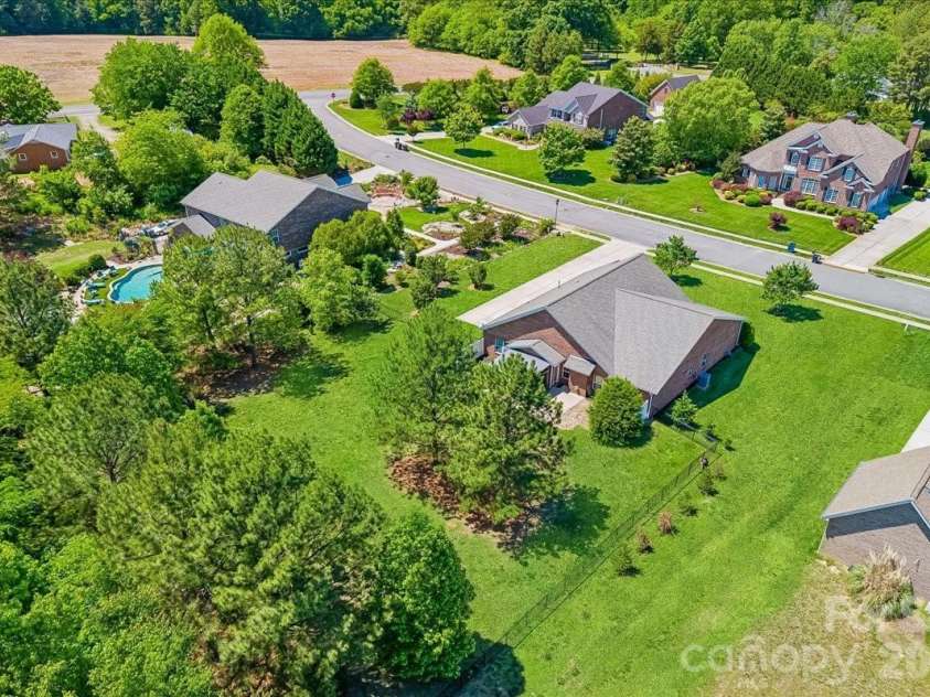 1006 Spring Rose Lane, Matthews, NC 28104.  MLS# CAR4382311, YatesRealty ID 25396. 