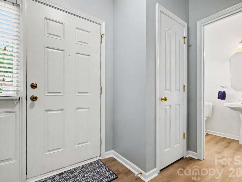17507 Westmill Lane, Charlotte, NC 28277.  MLS# CAR4379996, YatesRealty ID 25398. 