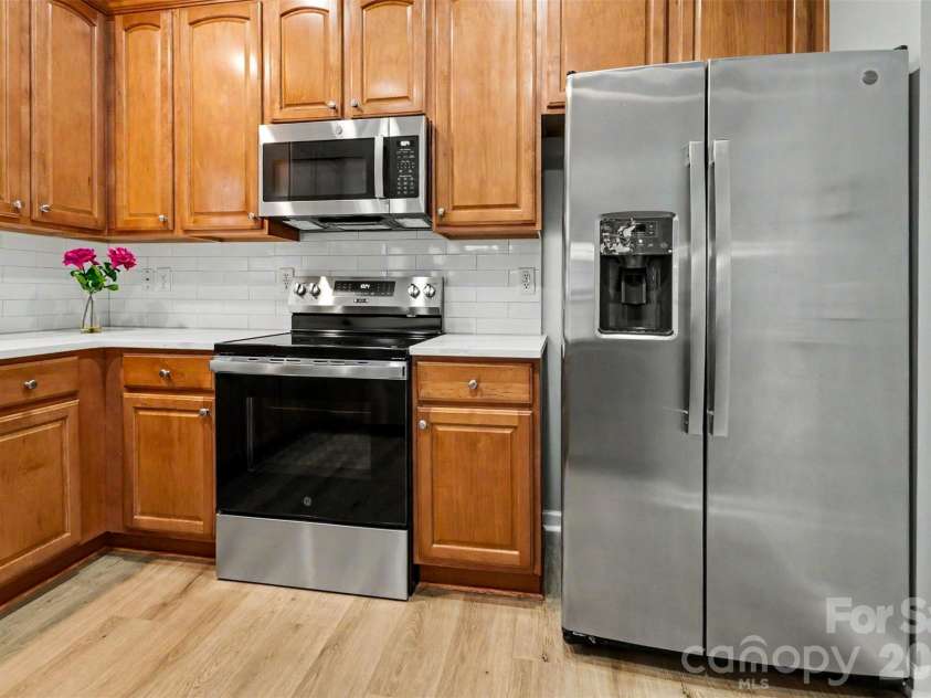 17507 Westmill Lane, Charlotte, NC 28277.  MLS# CAR4379996, YatesRealty ID 25398. 