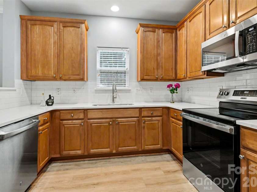 17507 Westmill Lane, Charlotte, NC 28277.  MLS# CAR4379996, YatesRealty ID 25398. 