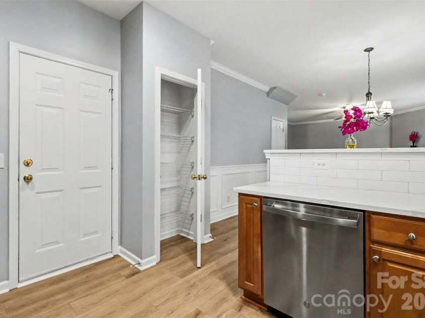 17507 Westmill Lane, Charlotte, NC 28277.  MLS# CAR4379996, YatesRealty ID 25398. 