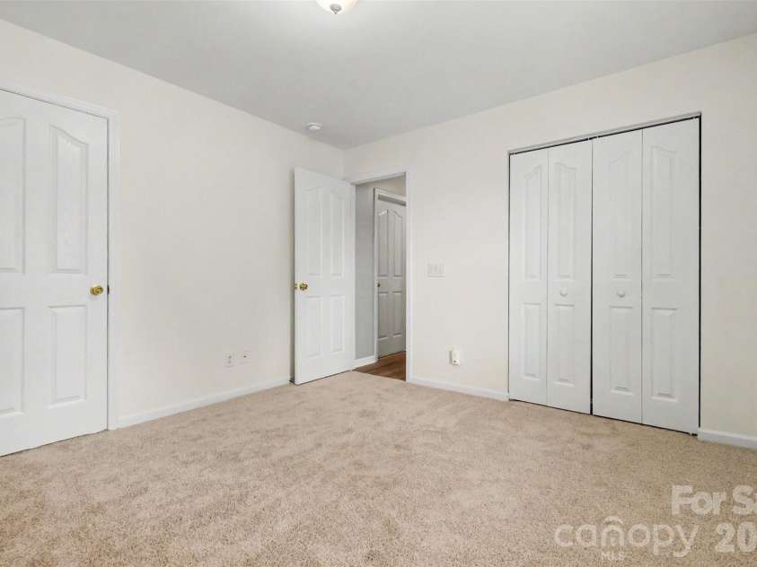17507 Westmill Lane, Charlotte, NC 28277.  MLS# CAR4379996, YatesRealty ID 25398. 
